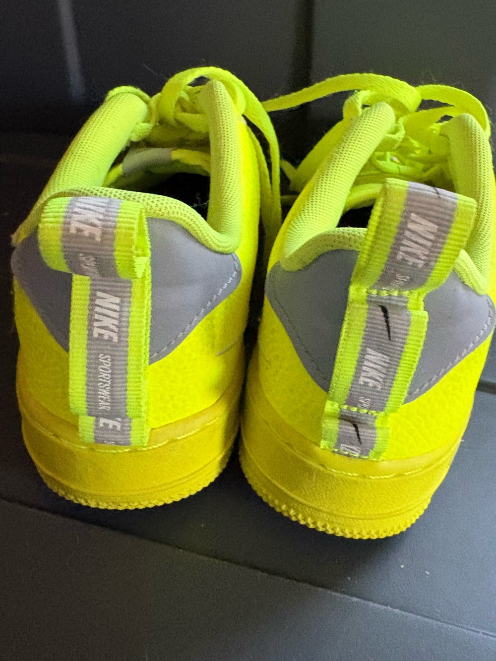 Neon yellow Air Force kids 6.5Y - Picture 11 of 15
